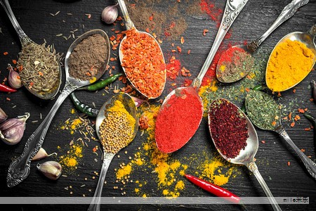 新开封的酱油里竟然会出现虫子?这个在夏季较为常见的厨房困扰,背后其实有明确的生物学原因和日常防护要点。下面针对酱油生虫现象进行科普式解读,帮助你在享用美味的同时守护健康。 新开封的酱油里竟然会出现虫子?这个在夏季较为常见的厨房困扰,背后其实有明确的生物学原因和日常防护要点。下面针对酱油生虫现象进行科普式解读,帮助你在享用美味的同时守护健康。