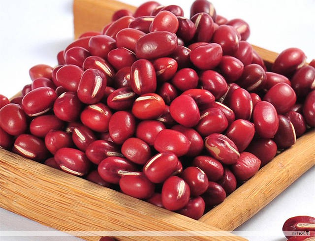 提神饮品中,咖啡、能量饮料、茶是最受欢迎的三大选择。下面盘点七款热销能量饮料,看看你最爱哪一款。 提神饮品中,咖啡、能量饮料、茶是最受欢迎的三大选择。下面盘点七款热销能量饮料,看看你最爱哪一款。