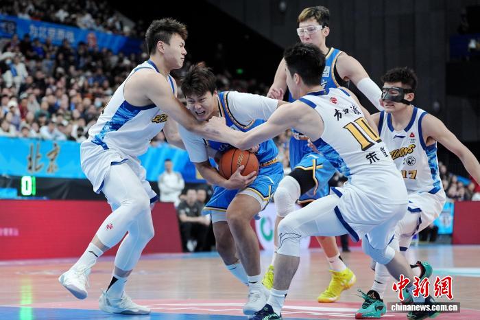 北京首钢主场告负终结七连胜 广厦六连胜领跑积