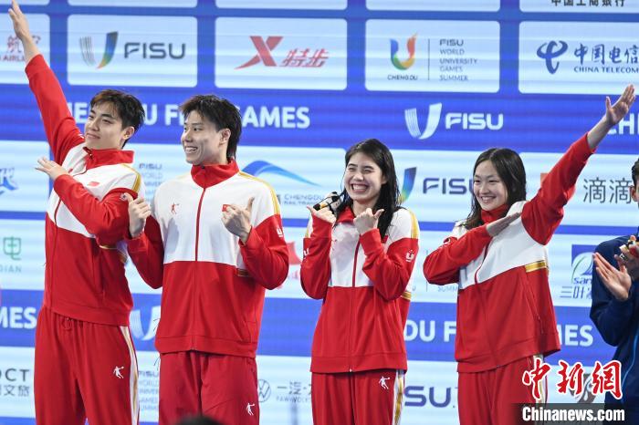 中国游泳健儿成都大运会斩获多枚金牌