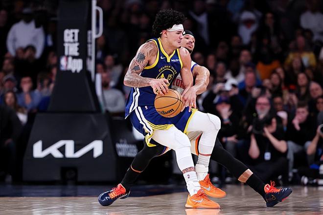 尼克斯半场逆转勇士 桑托斯准三双难救主