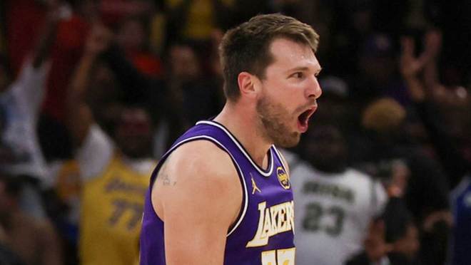 东契奇40+三双率队取七连胜 创NBA历史纪录