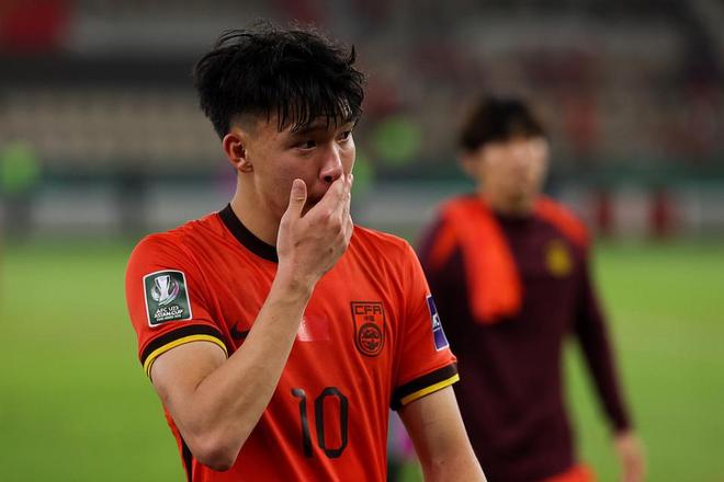 19岁国足红星王钰栋：留洋之路未易走 金靴荣誉