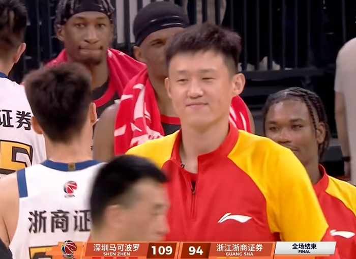 21岁锋线新星王浩然砍32分率深圳队大胜广厦队