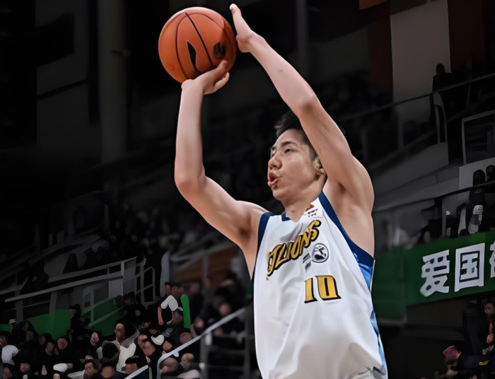 广厦队惨败广东队20分 王博质疑对手防守动作