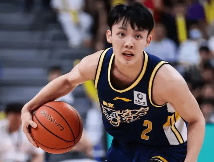 徐杰带病出战表现低迷，广东男篮遭遇关键战失