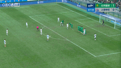 陈晋一任意球世界波助申花扳平国安，申花逆境