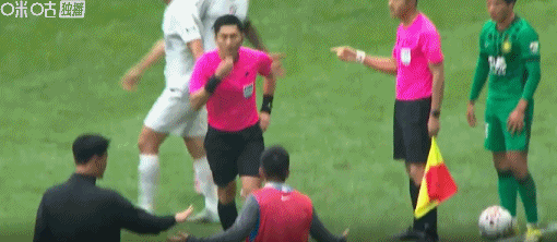 陈晋一任意球世界波助申花扳平国安，申花逆境