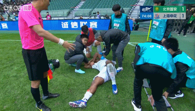 陈晋一任意球世界波助申花扳平国安，申花逆境